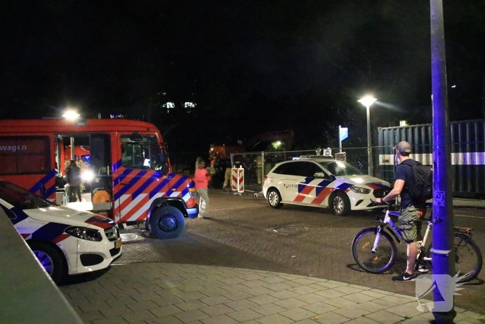 Brandweerduikers halen drenkeling uit kanaal