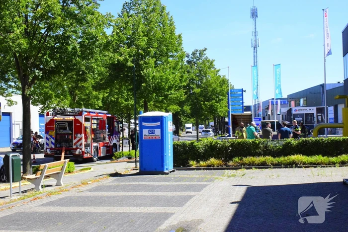 Bedrijfspand ontruimd vanwege brand
