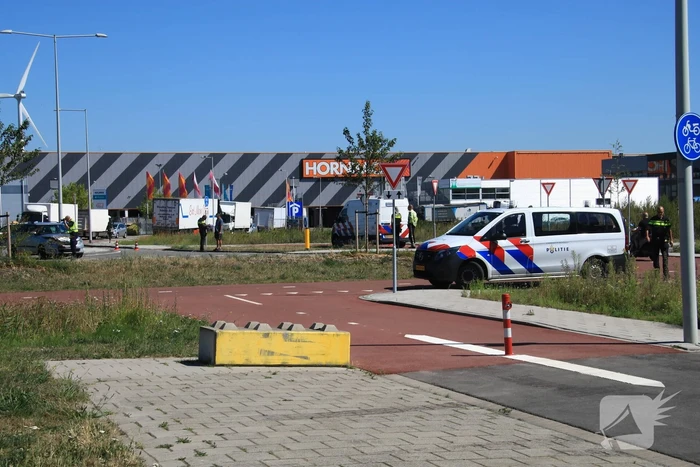 Ongeval met meerdere voertuigen en fietser