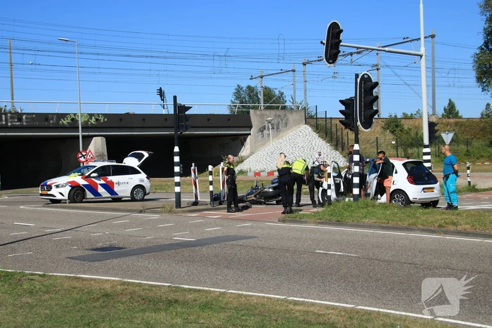 Ongeval tussen personenauto en motorfiets