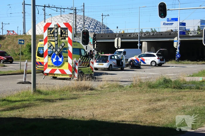 Ongeval tussen personenauto en motorfiets