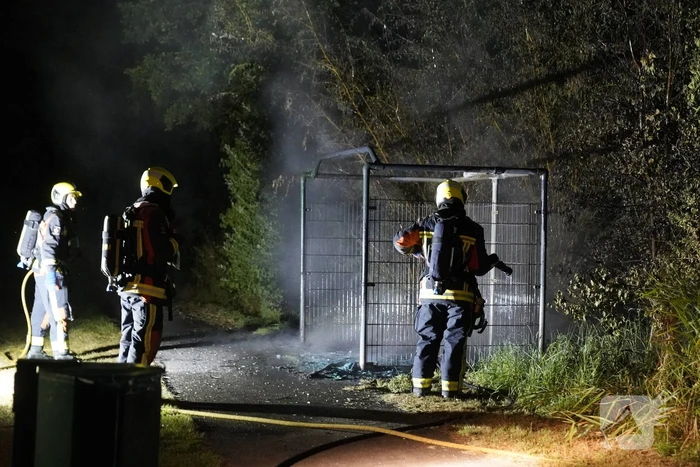 Twee dixi's volledig uitgebrand