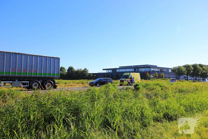 Auto belandt in sloot bij ongeval