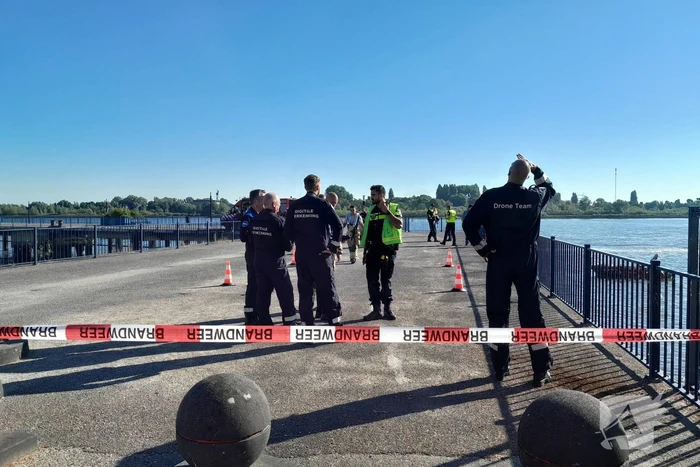 Zoekactie naar mogelijke persoon te water