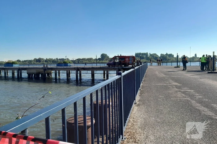 Zoekactie naar mogelijke persoon te water