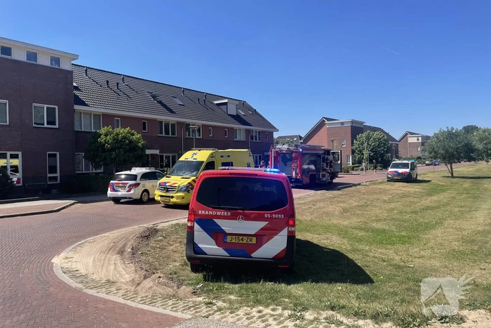 Persoon zwaargewond bij brand in woning