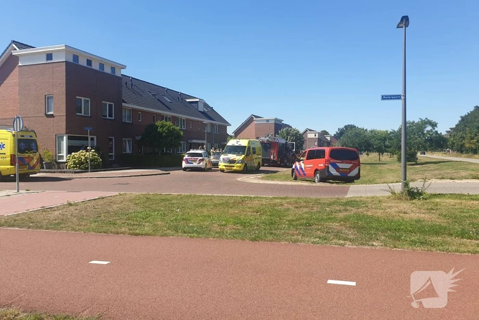Persoon zwaargewond bij brand in woning
