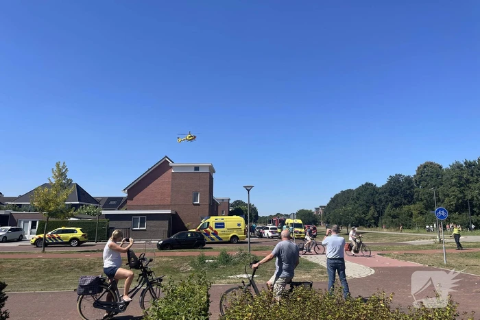 Persoon zwaargewond bij brand in woning
