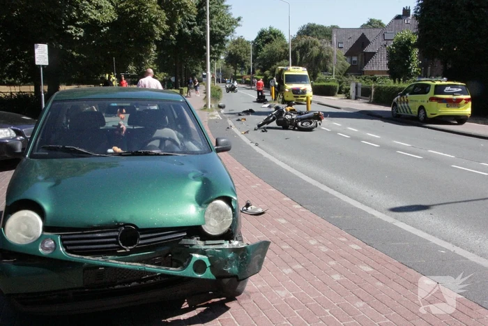 Motorrijder zwaargewond bij verkeersongeval