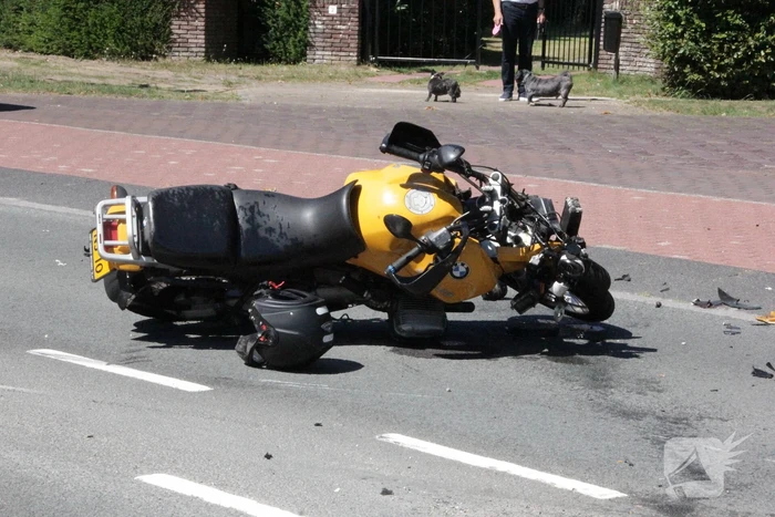 Motorrijder zwaargewond bij verkeersongeval