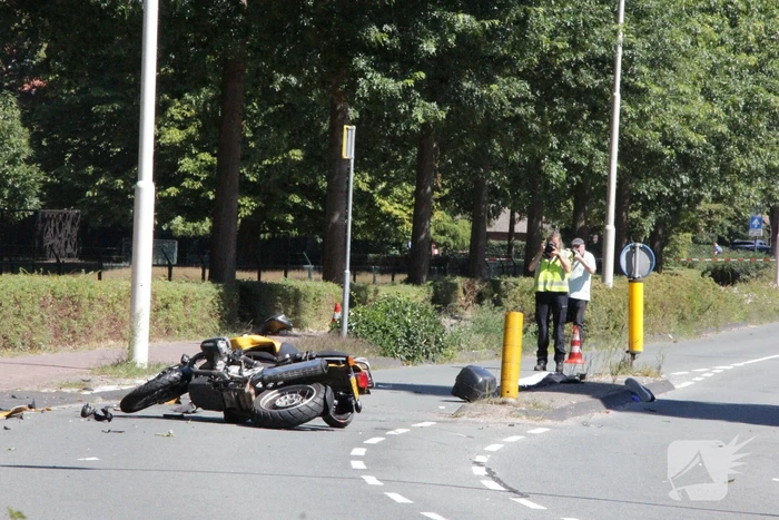 Motorrijder zwaargewond bij verkeersongeval
