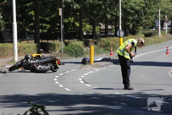 Motorrijder zwaargewond bij verkeersongeval