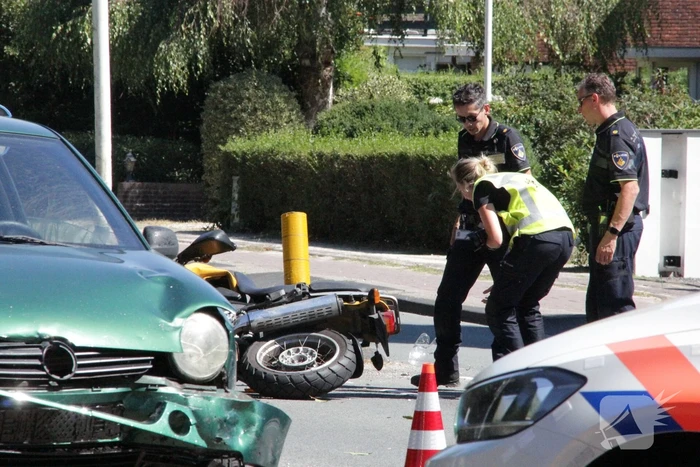 Motorrijder zwaargewond bij verkeersongeval