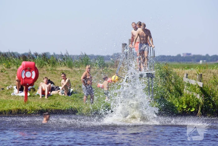 Illegale duikplank is terug van weggeweest