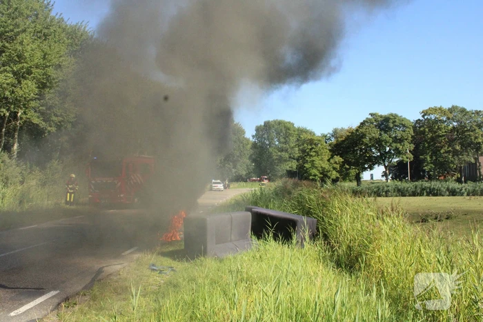 Vouwwagen vat vlam tijdens rijden