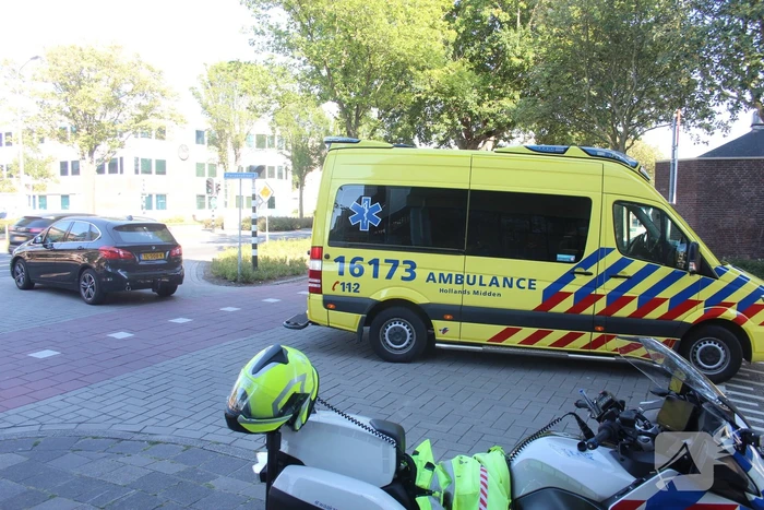 Moeder en kind op fiets aangereden