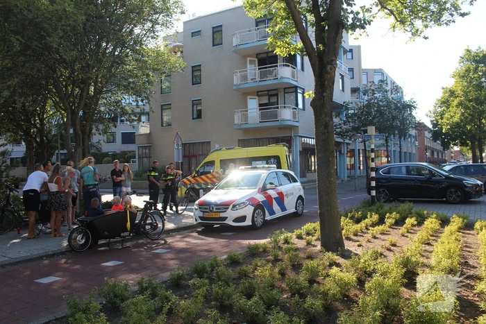 Moeder en kind op fiets aangereden