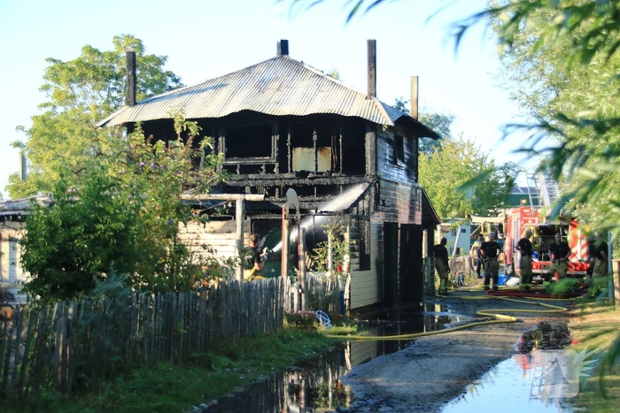 Gebouw volledig afgebrand