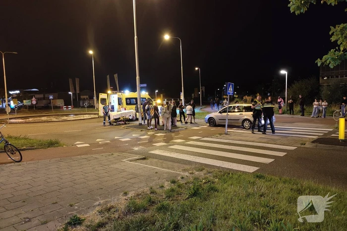 Fietser geschept door auto
