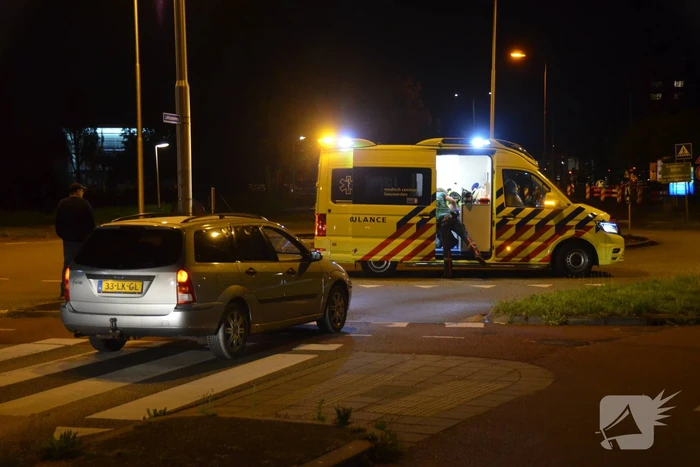 Fietser geschept door auto