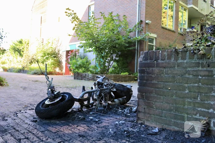 Scooter verwoest vanwege brand