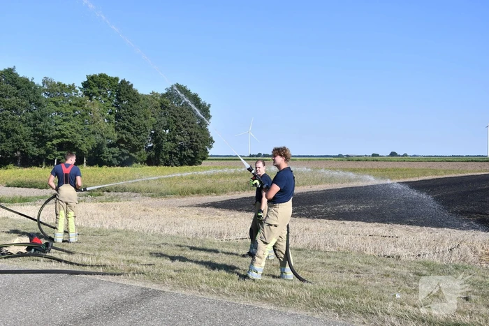 Brand verwoest groot deel akker