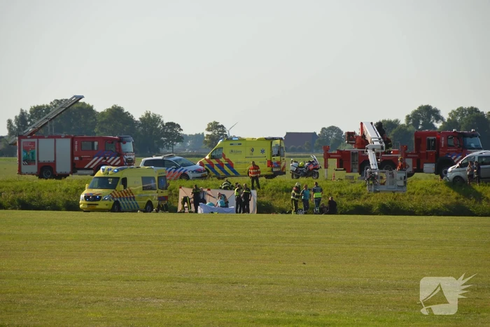 Persoon overleden na belanden in sloot bij ongeval