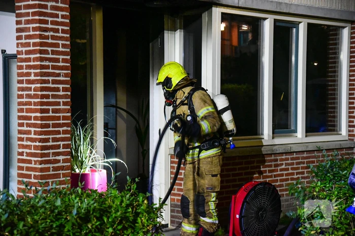 Uitslaande brand verwoest woning