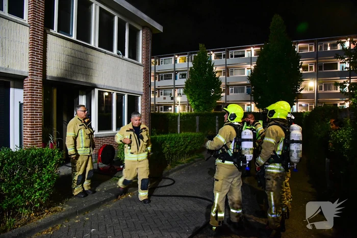 Uitslaande brand verwoest woning