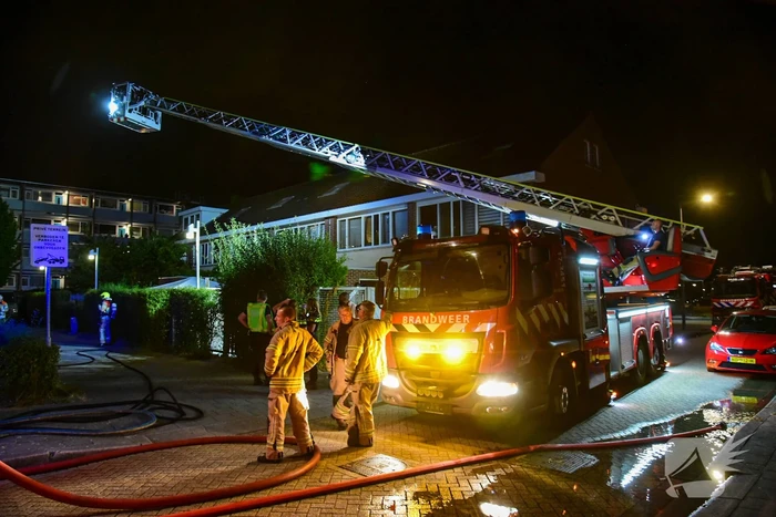 Uitslaande brand verwoest woning