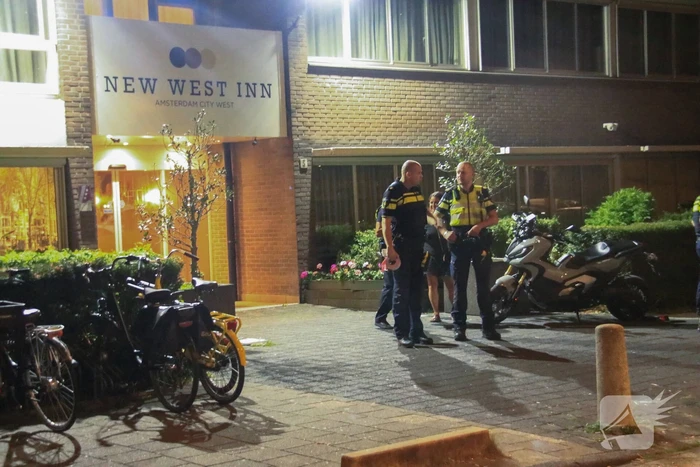 Politie doet onderzoek naar overval op hotel