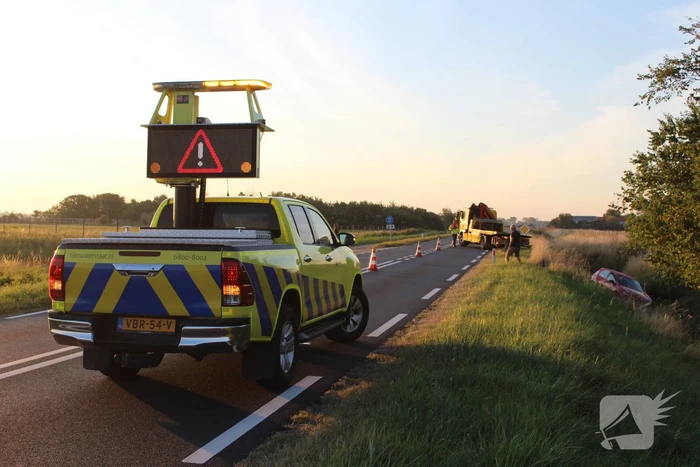 Automobilist belandt met auto te water
