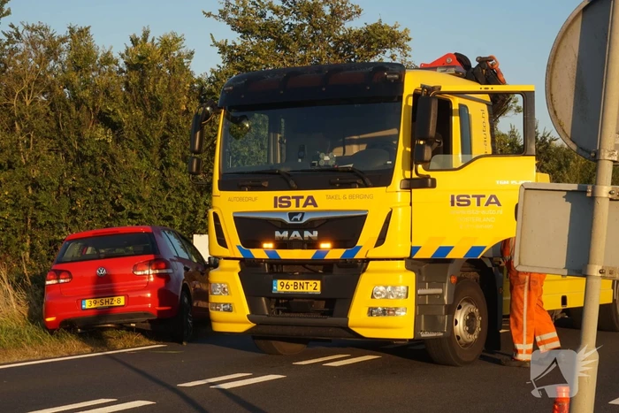 Automobilist belandt met auto te water