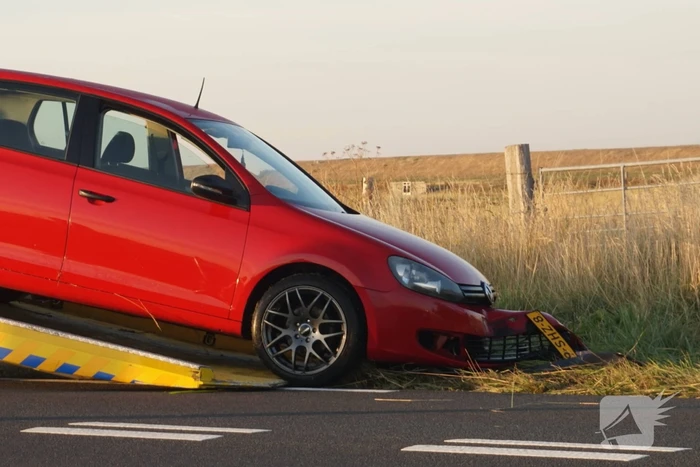Automobilist belandt met auto te water