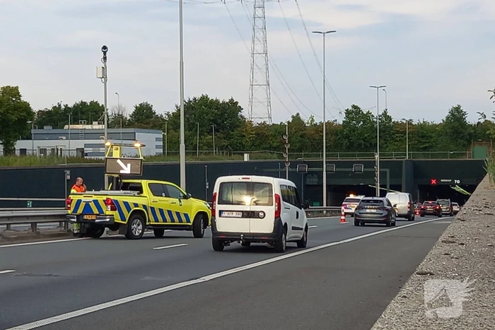 Vlaketunnel deels afgesloten door kettingbotsing