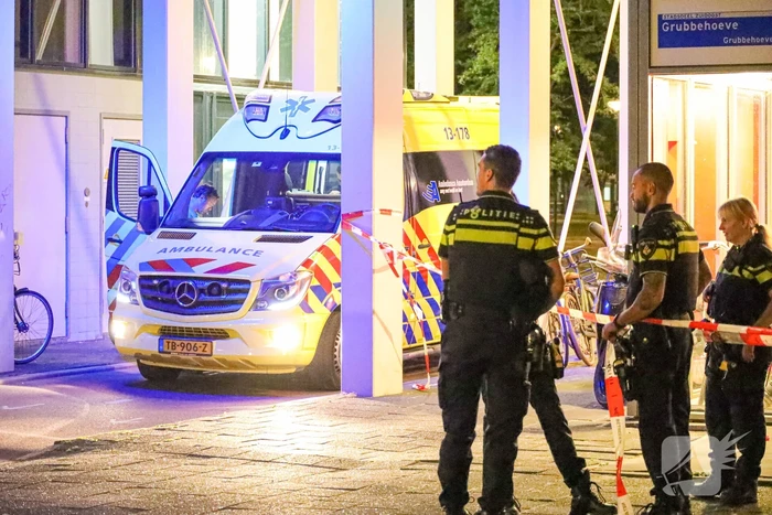 Woning in Bijlmer onder vuur genomen na vechtpartij