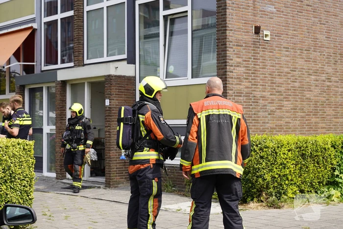Brandweer doet onderzoek naar brand in woning