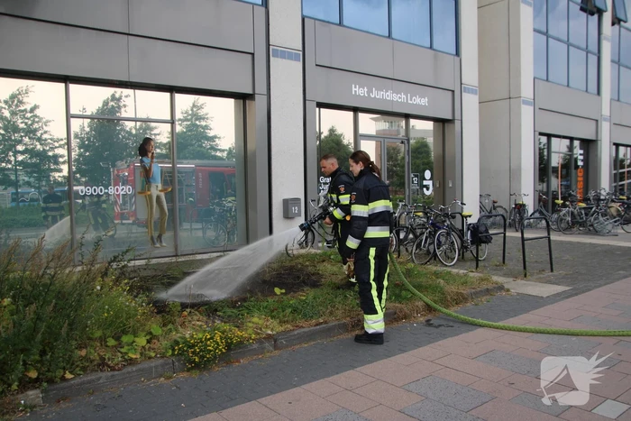 Brand in bloemenperk snel geblust