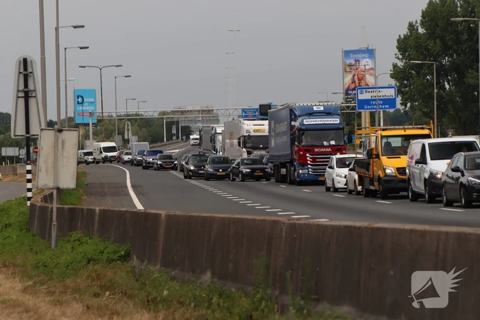 Lange files door pechgeval op Merwedebrug