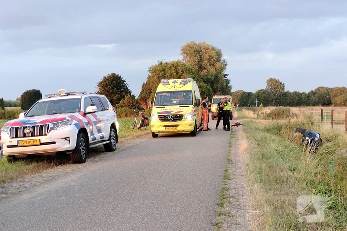 Auto belandt in greppel bij eenzijdig ongeval