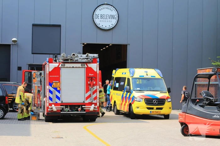 Vrouw gewond bij meubelmaker De Beleving