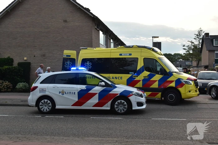 Ongeval tussen snorscooter en twee personenauto's