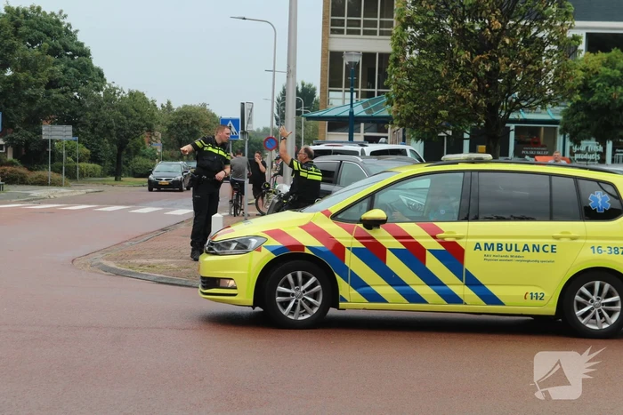 Scooterrijder gaat onderuit op spekglad wegdek