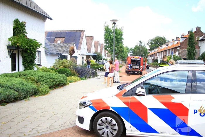 Bewoners blussen mee bij brand groenperk