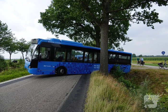 Buschauffeur van Arriva maakt inschattingsfout