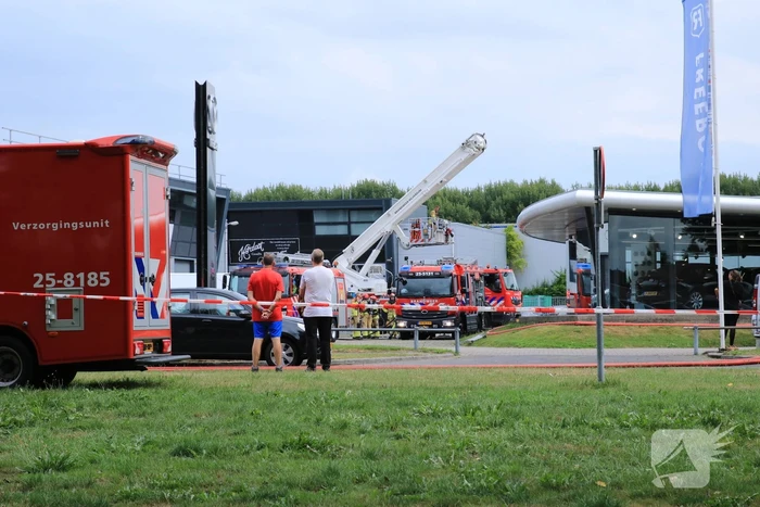 Zeer grote brand in bedrijfsverzamelgebouw