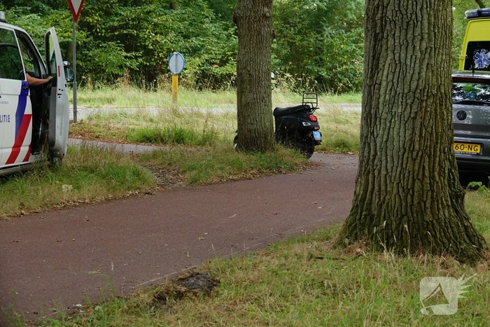 Scooterrijder gaat onderuit en raakt gewond