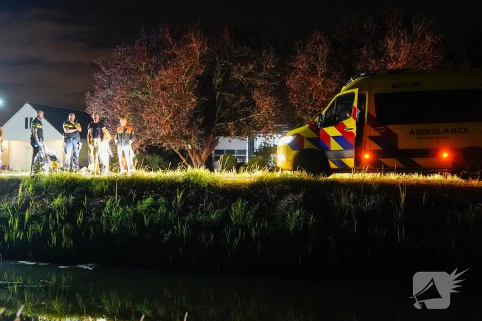 Persoon gewond na val in water