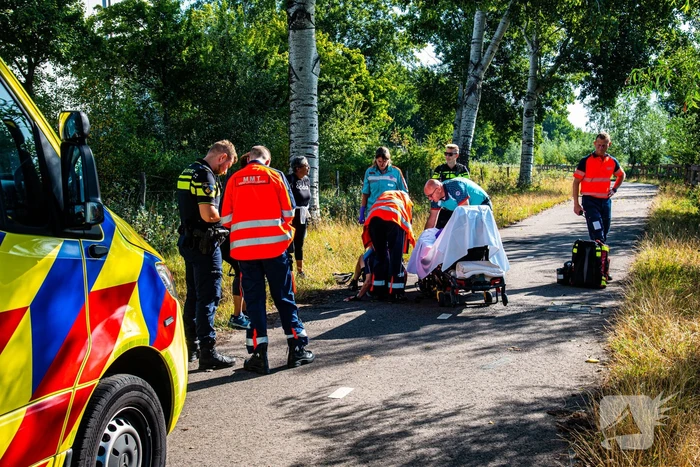 Wielrenner gewond na val op fietspad