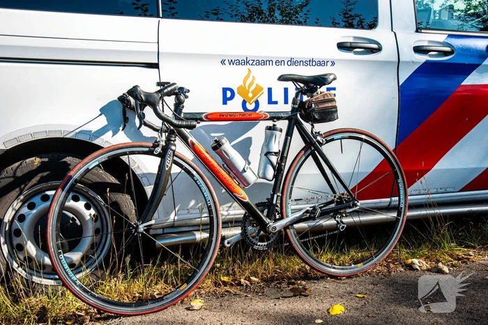 Wielrenner gewond na val op fietspad
